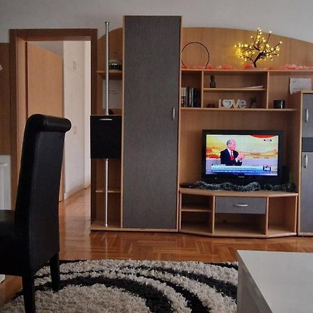 Centar S Apartment Nis Exterior photo