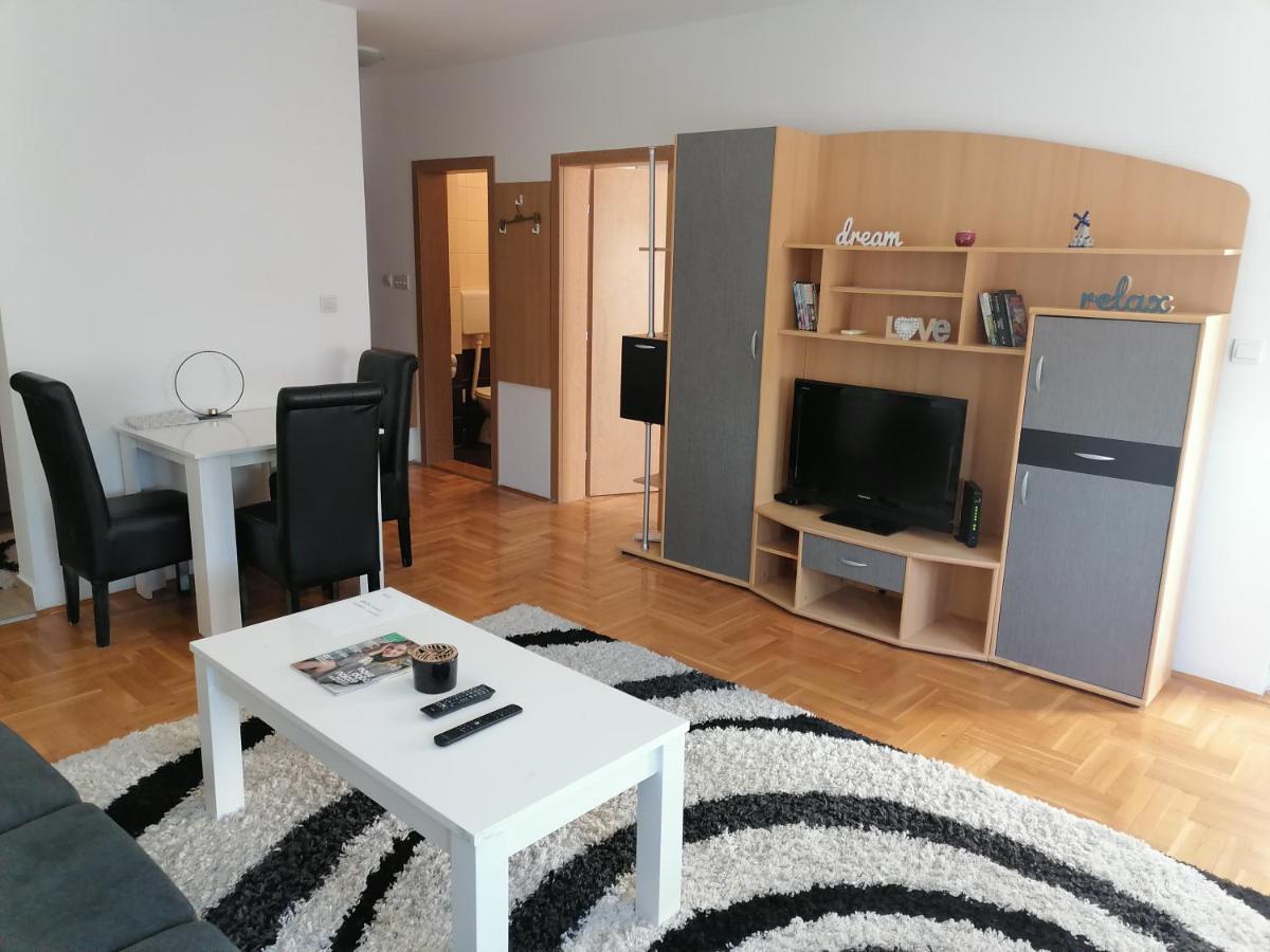 Centar S Apartment Nis Exterior photo